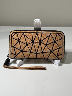 NWOT Cork Wallet Long Zipper Geometric Wristlet